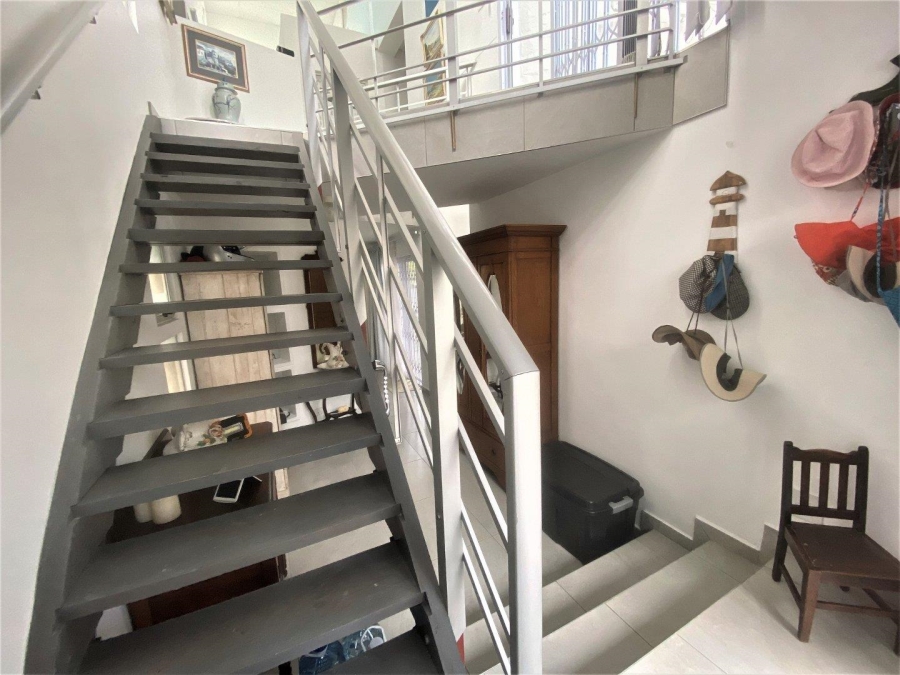 3 Bedroom Property for Sale in Wavecrest Eastern Cape